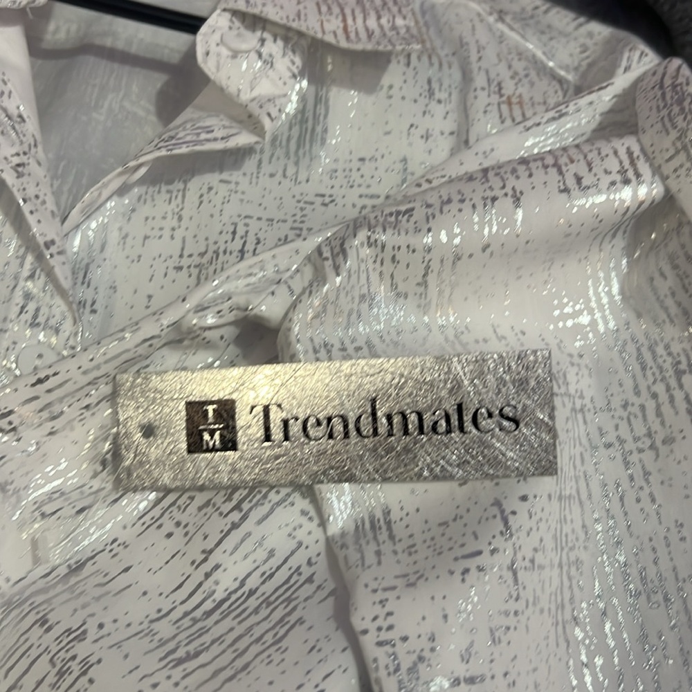 Trendmates womans white and silver button down shirt NWT retail $29 ❤️ - Picture 6 of 7